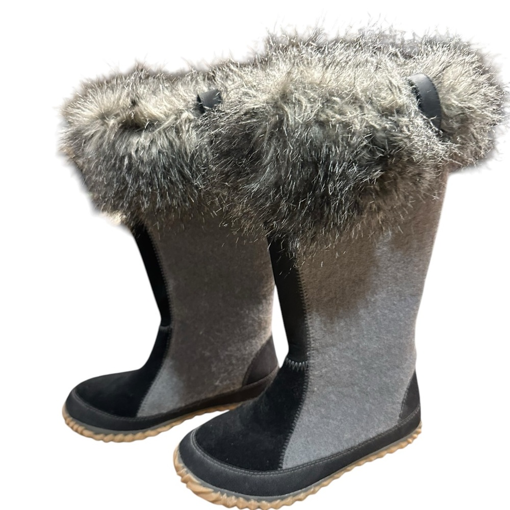 Sorel Cozy Cate Recycled Felt Gray Winter Boots with Faux Fur Womens Size 6